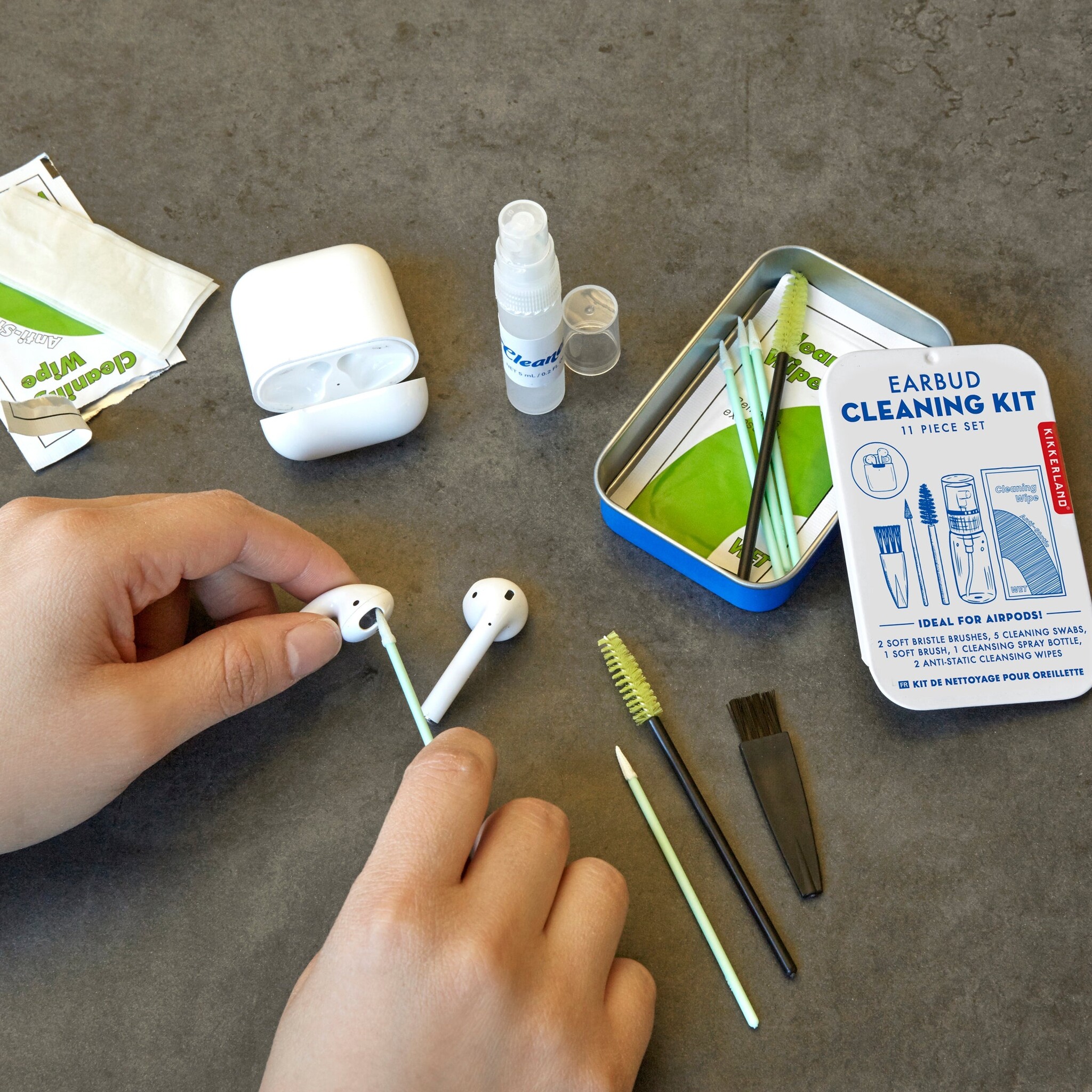 KIKKERLAND Earbud Cleaning Kit