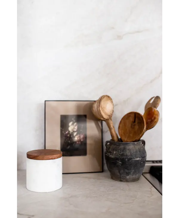 Luxe B Pampas Grass White Marble Jar/Acacia Lid
