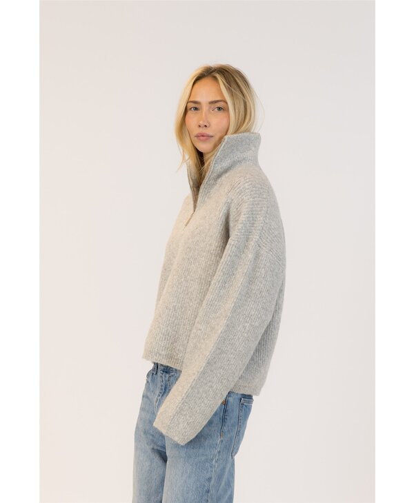 Lyla & Luxe Eva Pullover
