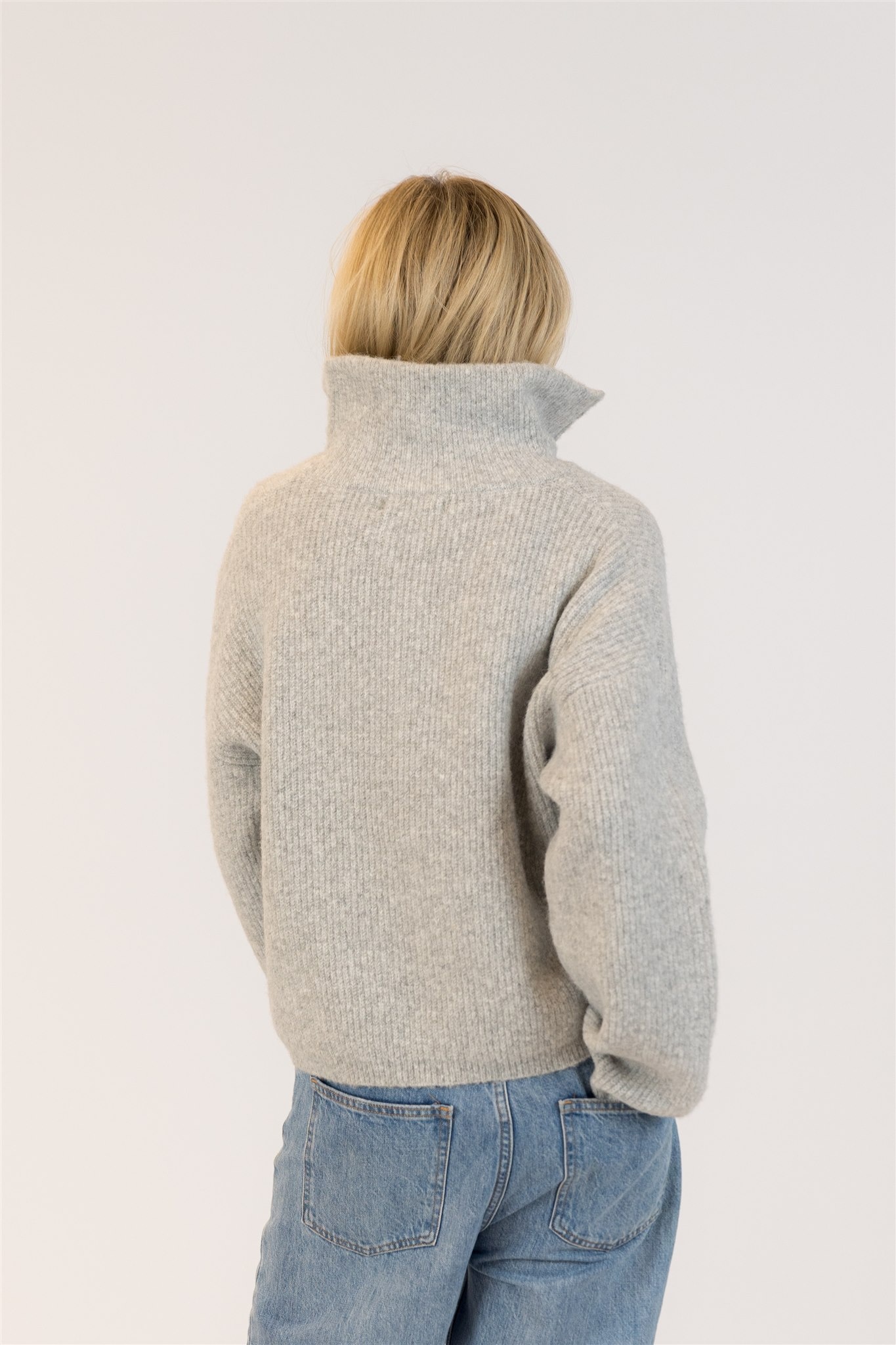 Lyla & Luxe Eva Pullover