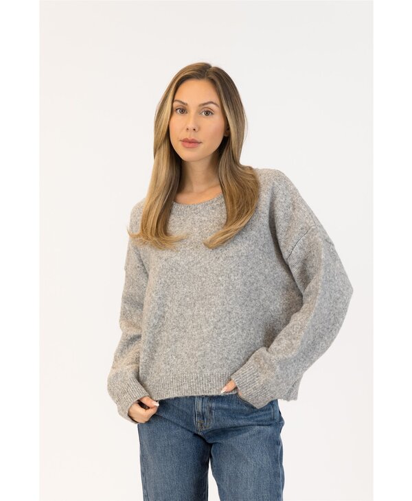 Lyla & Luxe Holly Crewneck