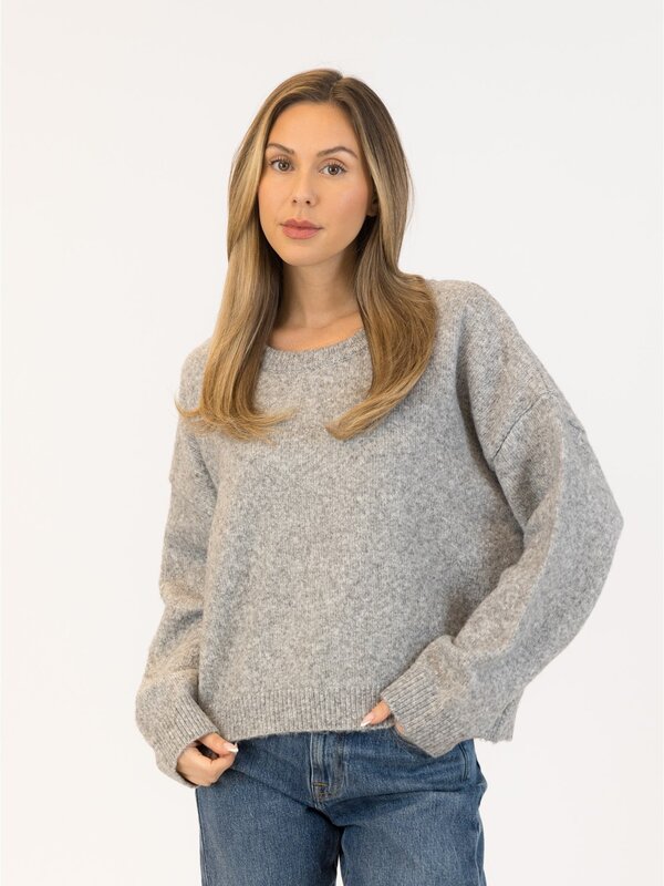 Lyla & Luxe Holly Crewneck