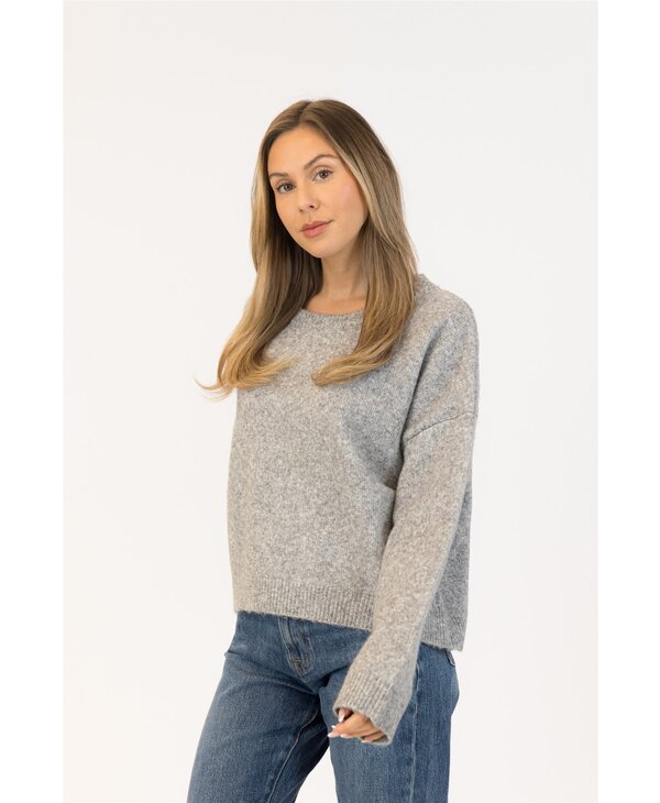 Lyla & Luxe Holly Crewneck