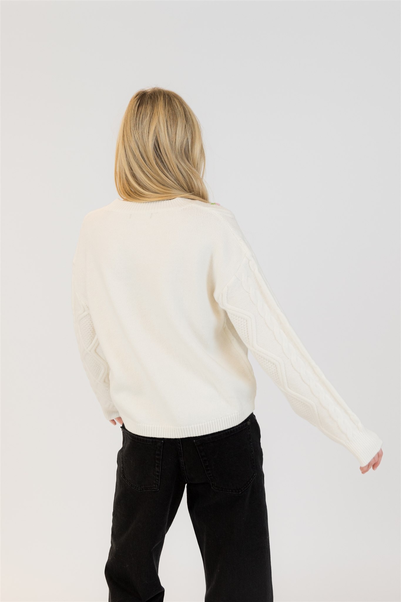 Lyla & Luxe Margot Pullover