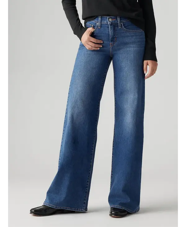 Levi Strauss & Co. 318 Shaping Wide Leg, Clever Girl