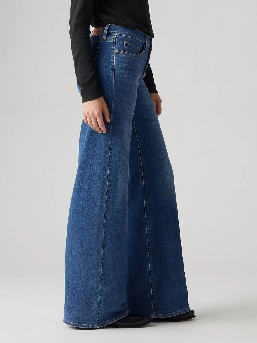Levi Strauss & Co. 318 Shaping Wide Leg, Clever Girl