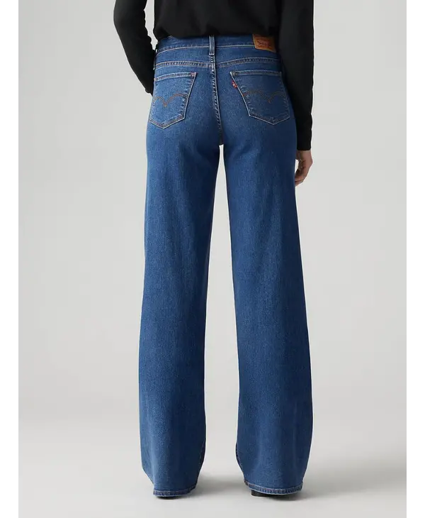 Levi Strauss & Co. 318 Shaping Wide Leg, Clever Girl