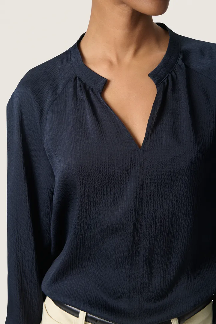 Soaked In Luxury SLIoana Blouse LS