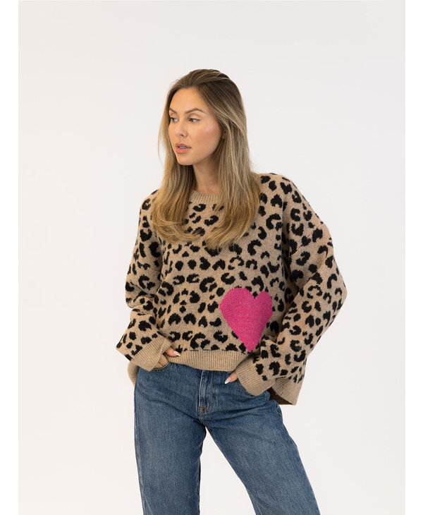 Lyla & Luxe Jessie Animal Pullover
