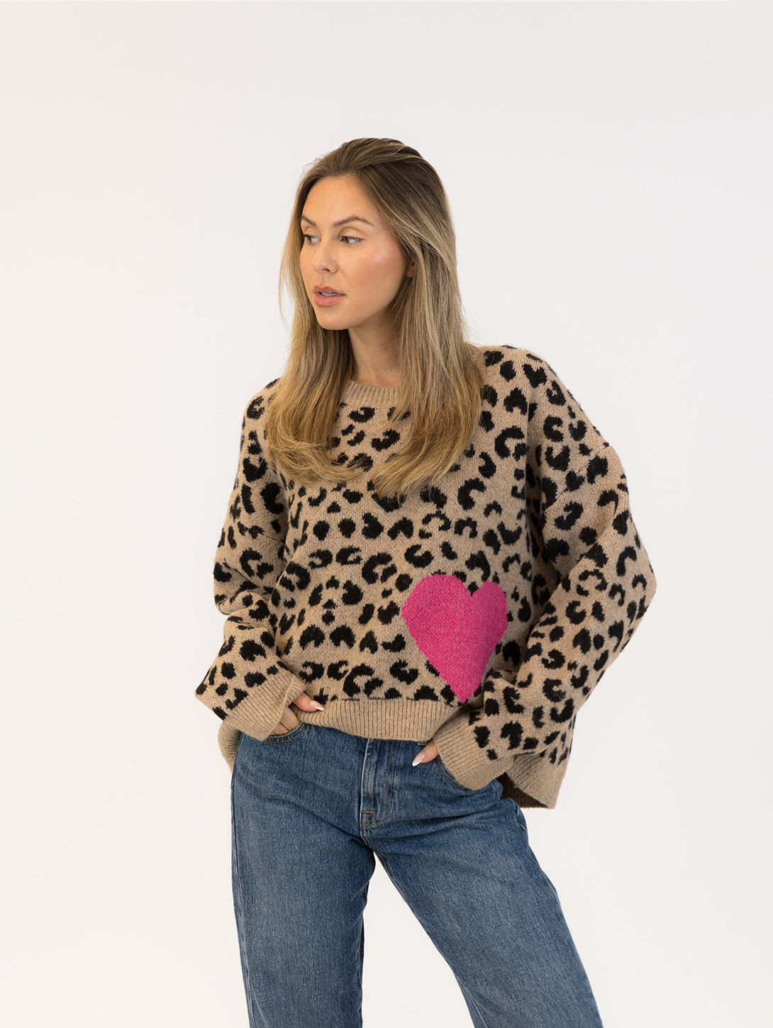 Lyla & Luxe Jessie Animal Pullover
