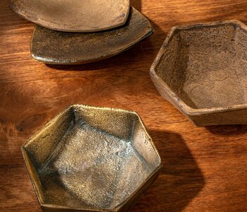 Geo Catchall, Bronze
