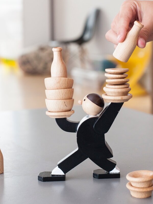 KIKKERLAND Don't Tip The Waiter Stacking Game