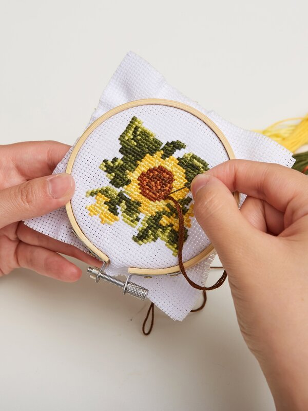 KIKKERLAND Sunflower Mini Cross Stitch Cross Kit