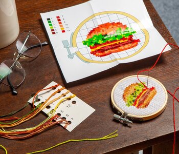 Burger Mini Cross Stitch Cross Kit