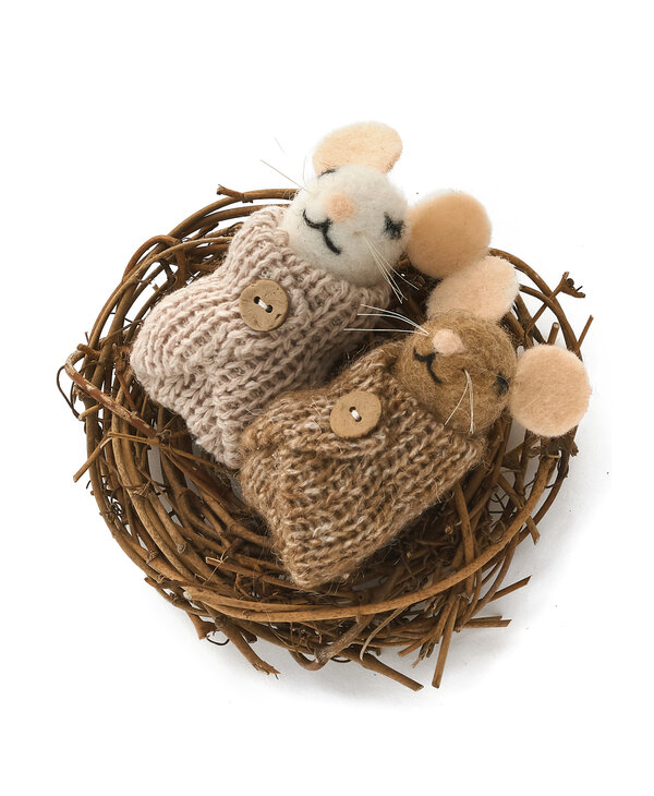 ADV Pine Centre Ornament Mouse Nest