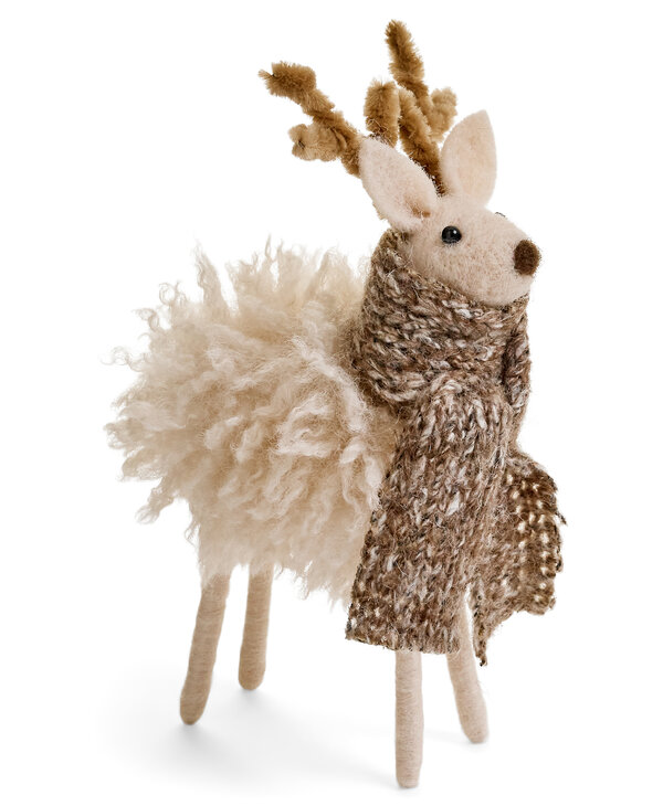 ADV Pine Centre Decor Deer w/Scarf