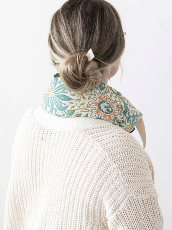 CREATIVE CO-OP Microwaveable Neck Wrap