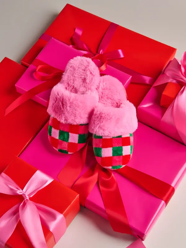 Shiraleah Checkered Slippers