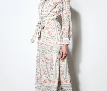 Reese Flowy Scarf Print Midi Dress w/Tie Belt