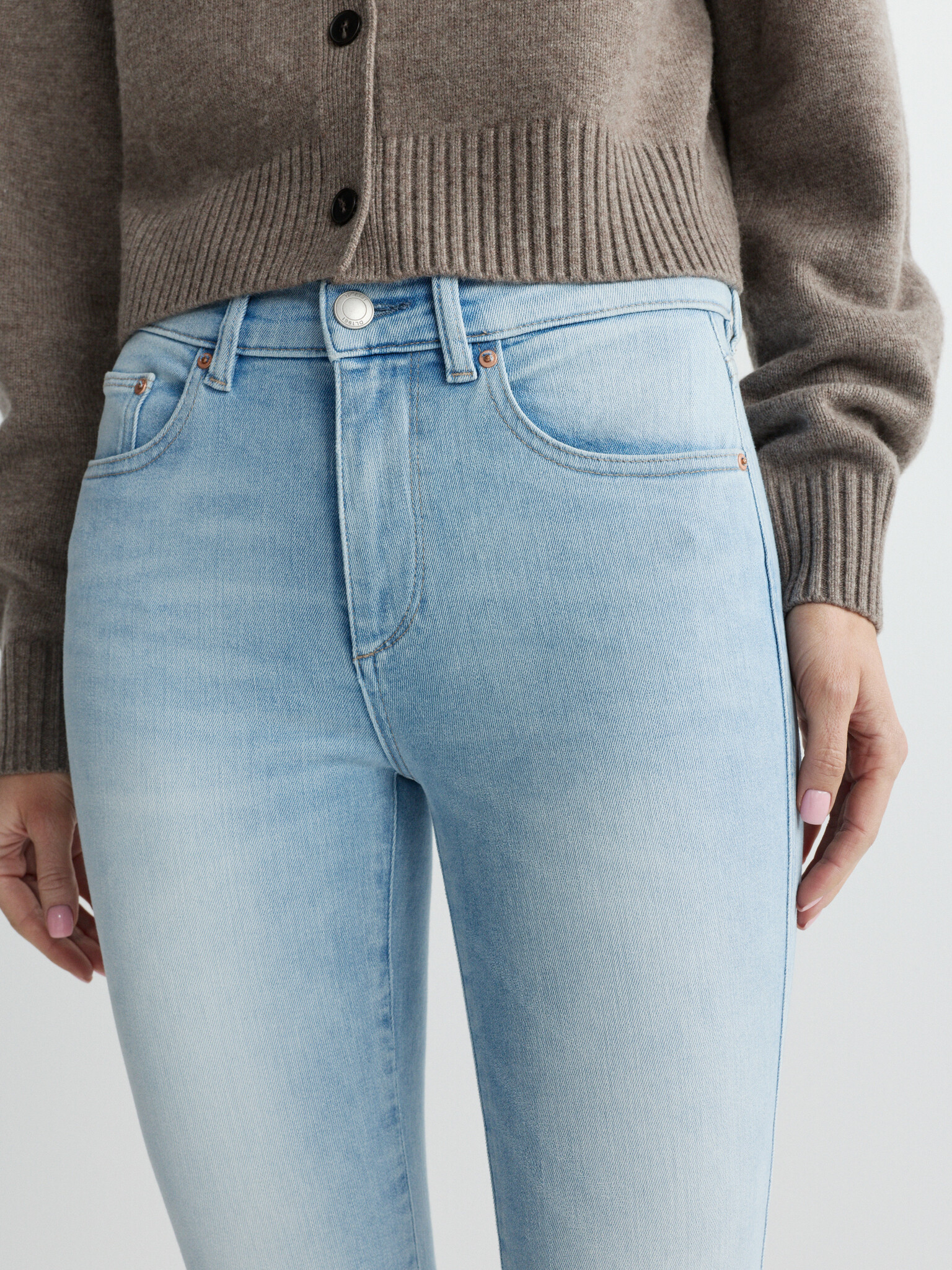 DL1961 Mara Straight in Ocean