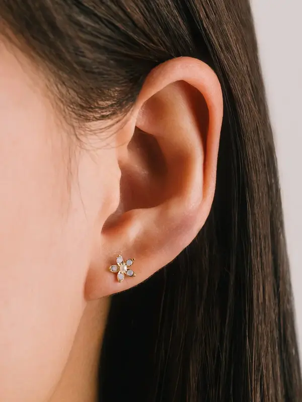 Lovers Tempo Lily Stud Earrings, Clear