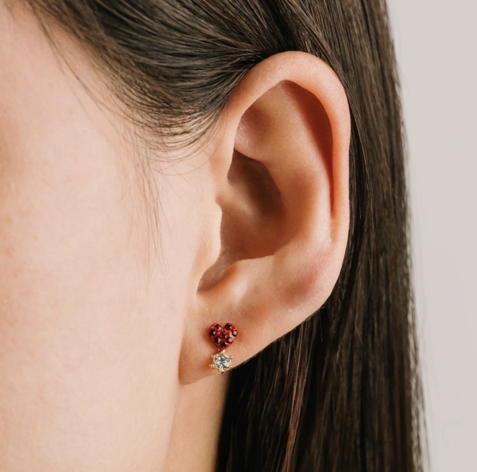 Lovers Tempo Bisou Stud Earrings, Red