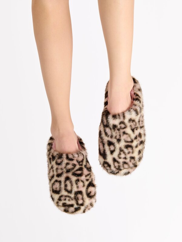 Shiraleah Rosette Slippers