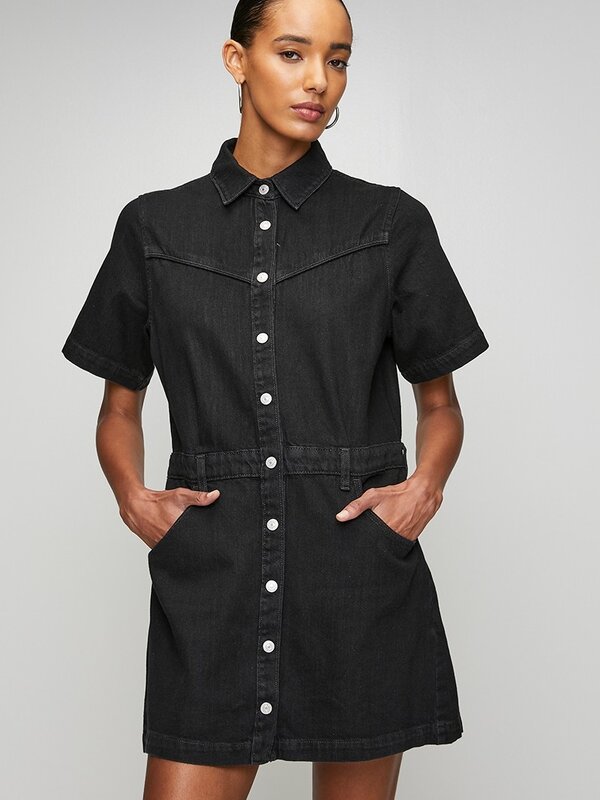 Levi Strauss & Co. Logan Western Dress SS, Capturing Moments