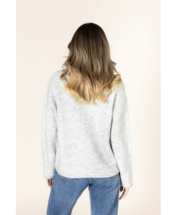 Lyla & Luxe Aiden Daisy Sweater