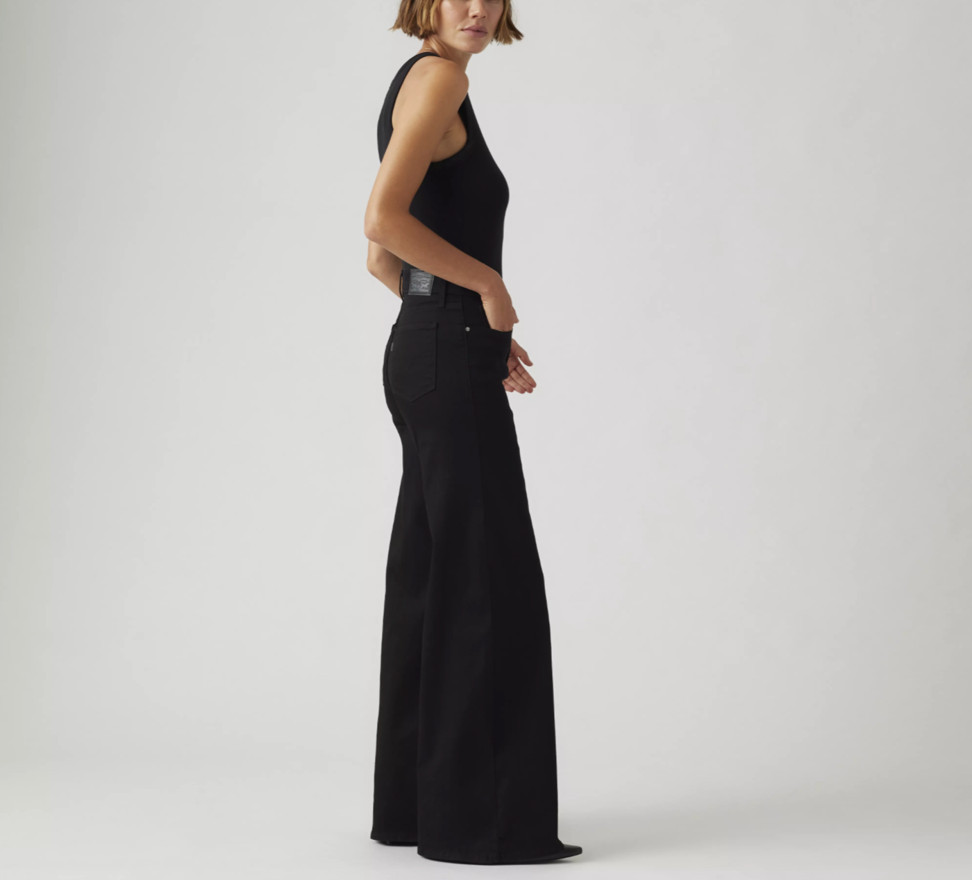 Levi Strauss & Co. 318 Shaping Wide Leg, Soft Black