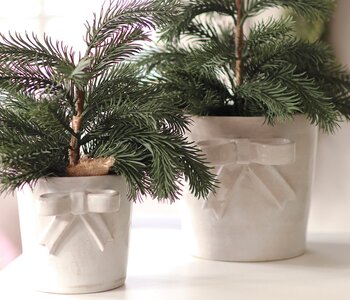 Stoneware Bow Pot