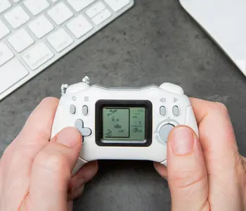 Retro Game Console