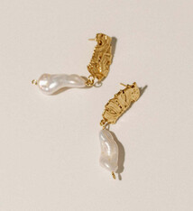 Pamela Card Earrings - Filigree Divine - 24K Plated, Freshwater Biwa Pearl