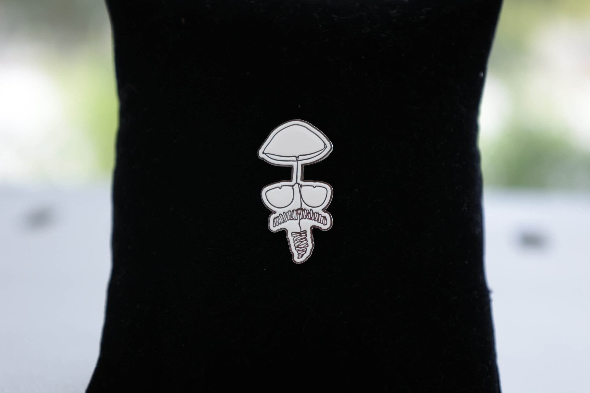 AAM Special Exhibition Pin - Bill Reid: Portrait of Takao Tanabe