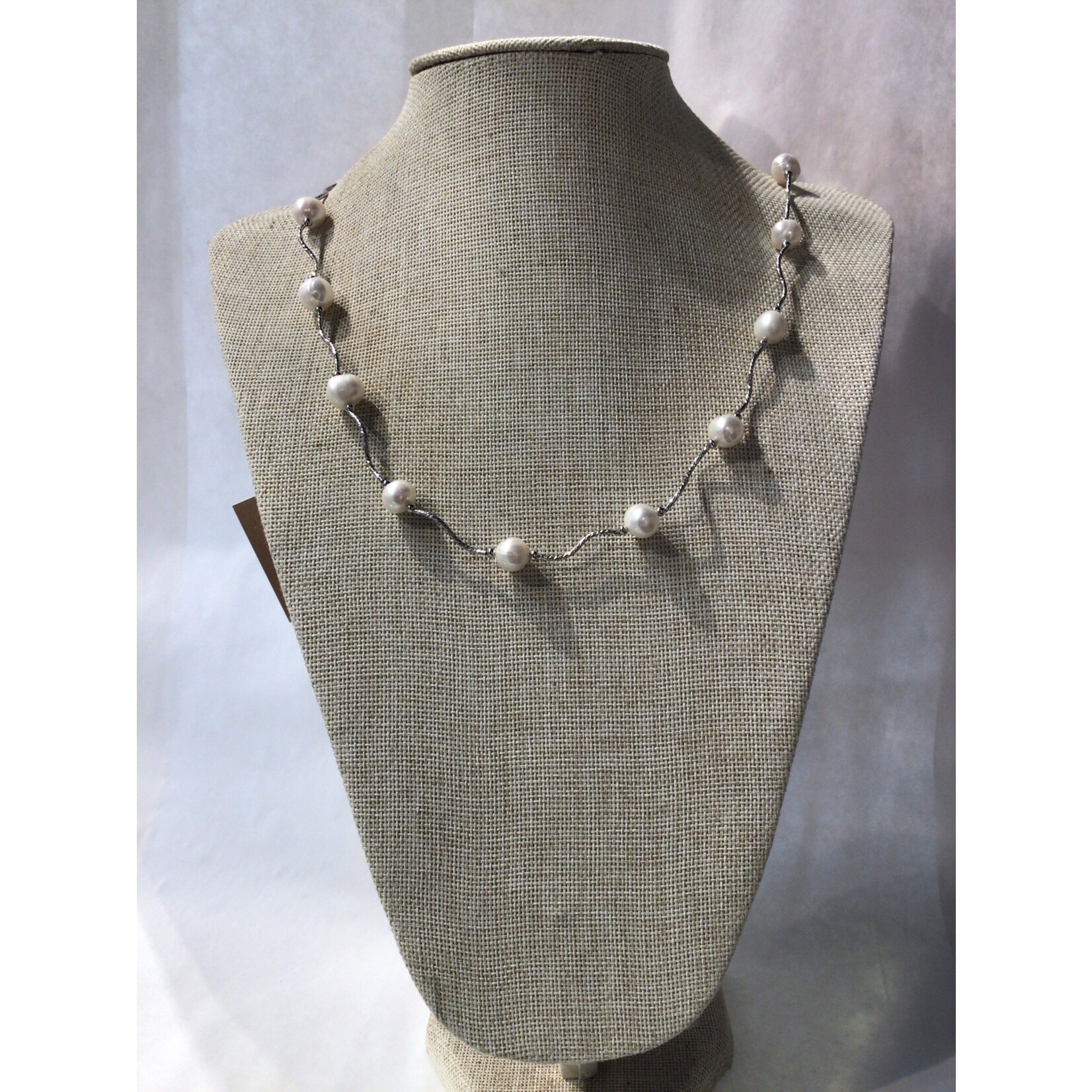 Fresh Water Pearl with Curved Silver Necklace