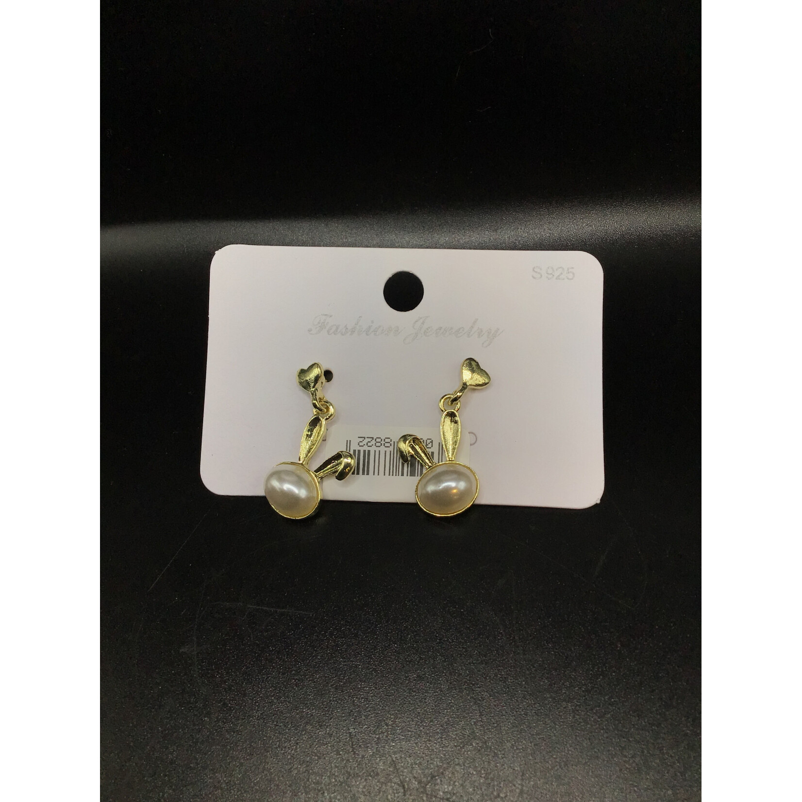 Pearl Bunny Earring