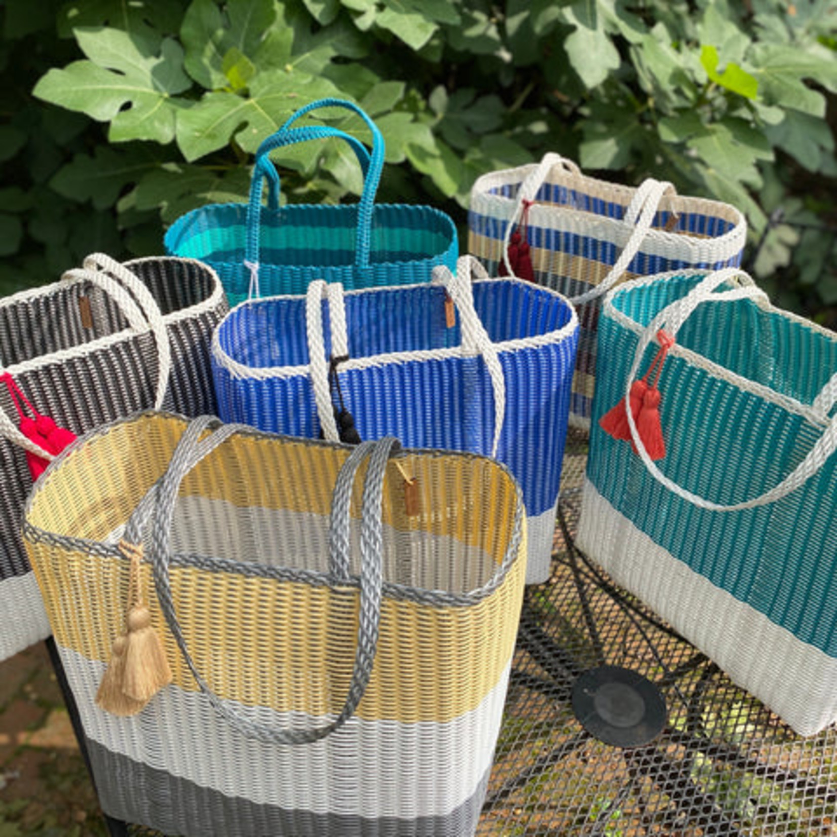 Boxi Woven Plastic Totes