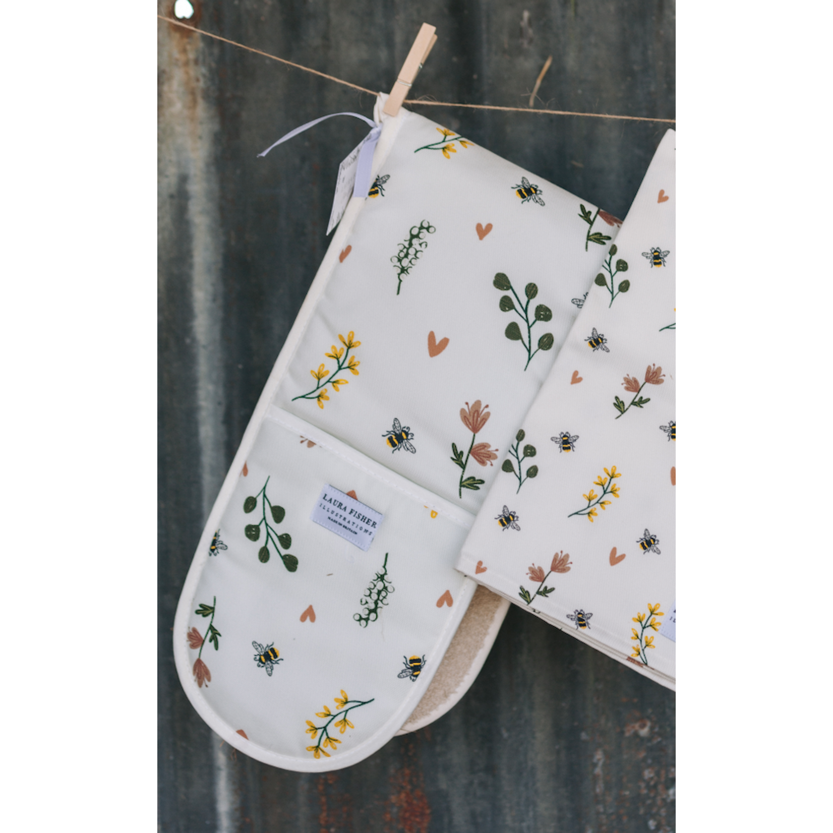 Laura Fisher Aprons & Oven Gloves