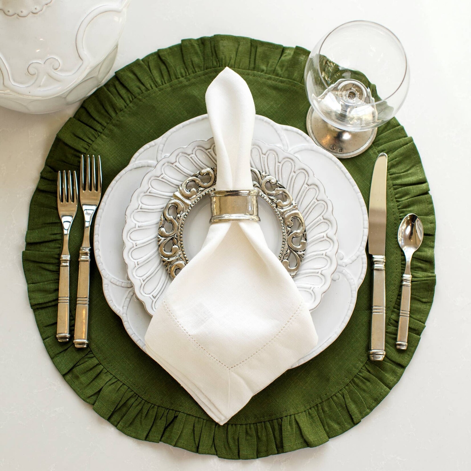 Arte Italica Round Ruffle Linen Placemat in Evergreen (Set of 6)