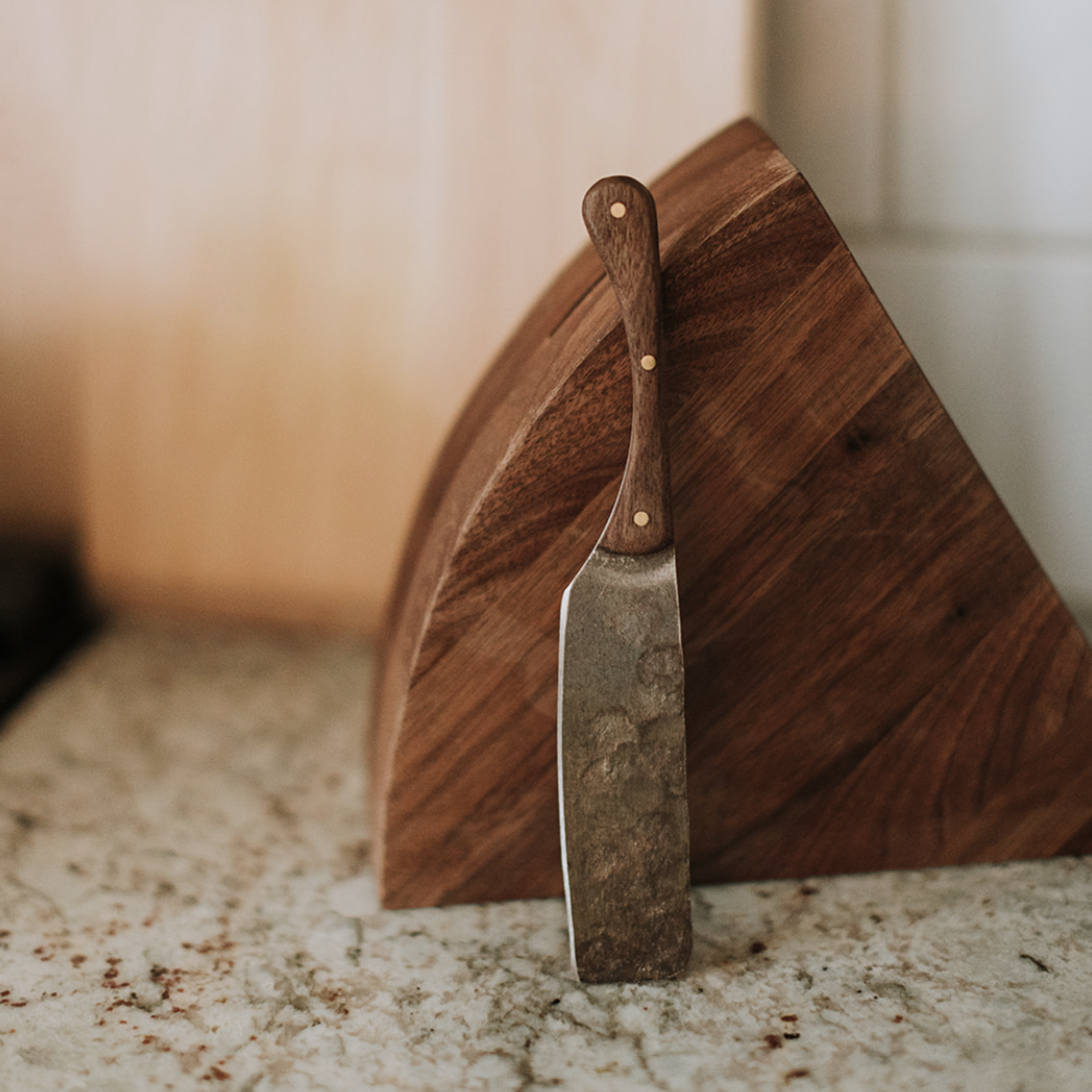 Millstream Home Walnut Cheeseboard & Hand-Forged Knife