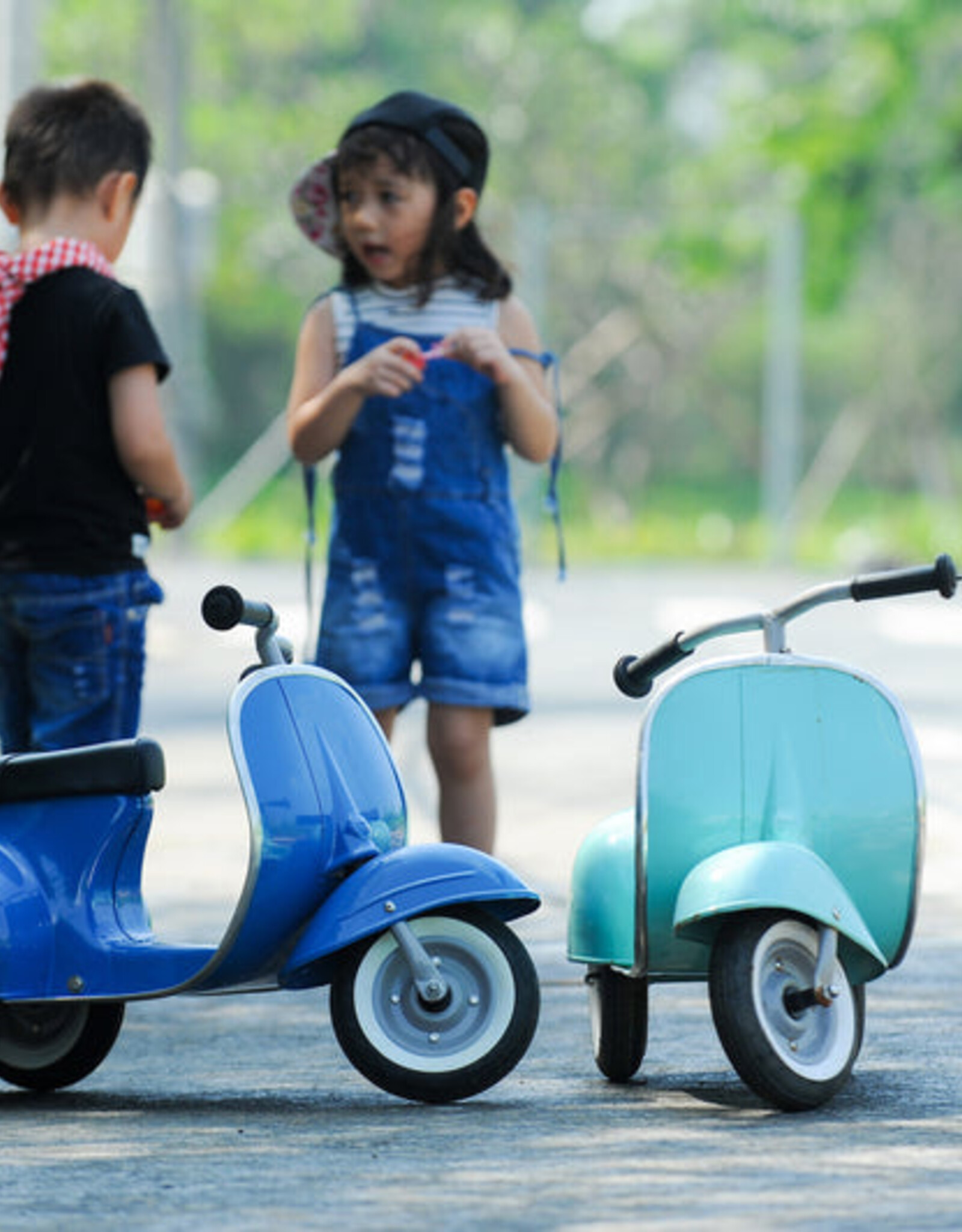 PRIMO Ride On Classic Scooter