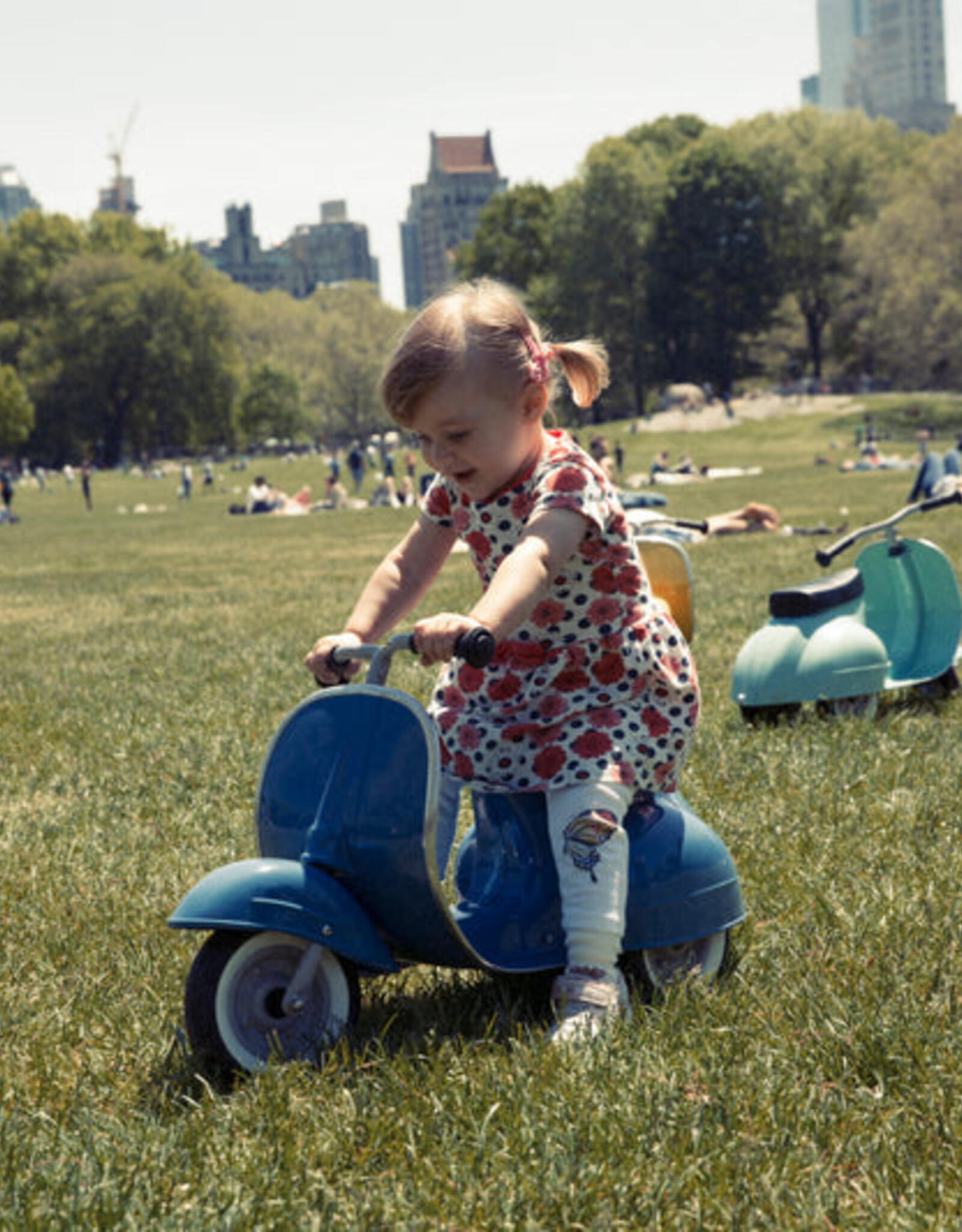 PRIMO Ride On Classic Scooter