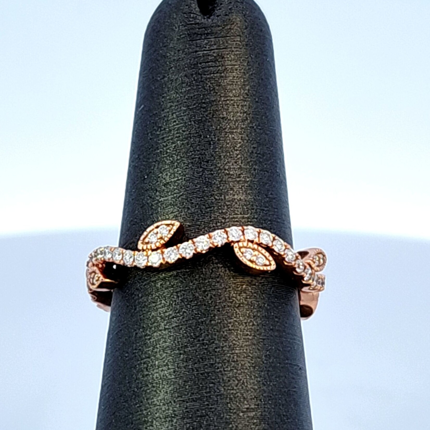 Art Carved Art Carved Contemporary Leaf and Vine Diamond Band #33-V9137