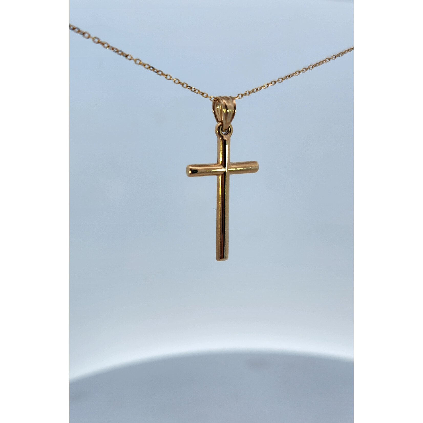 14 Karat Yellow Gold 18" Plain Cross Necklace