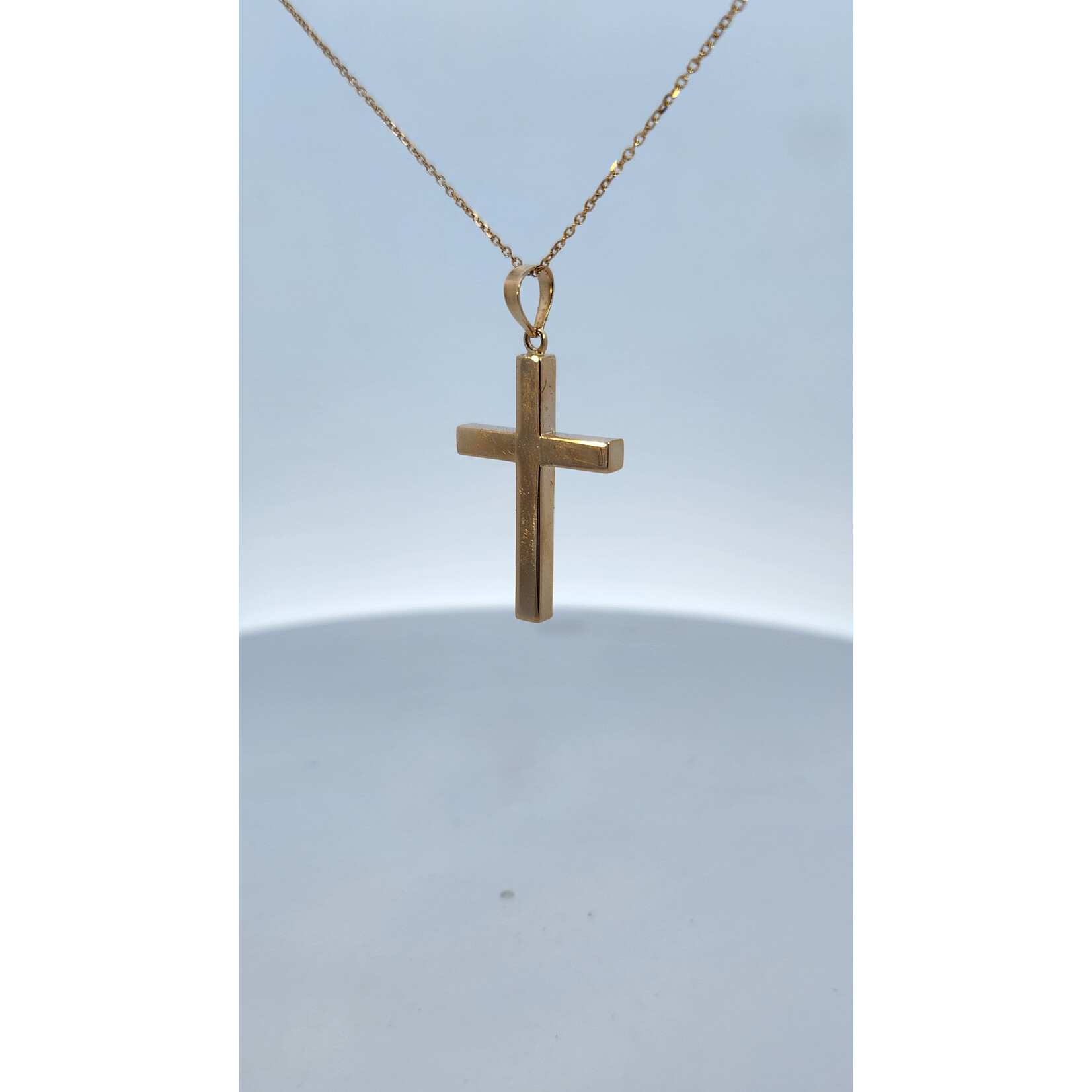 14 Karat Yellow Gold 18" Ribbed Cross Necklace