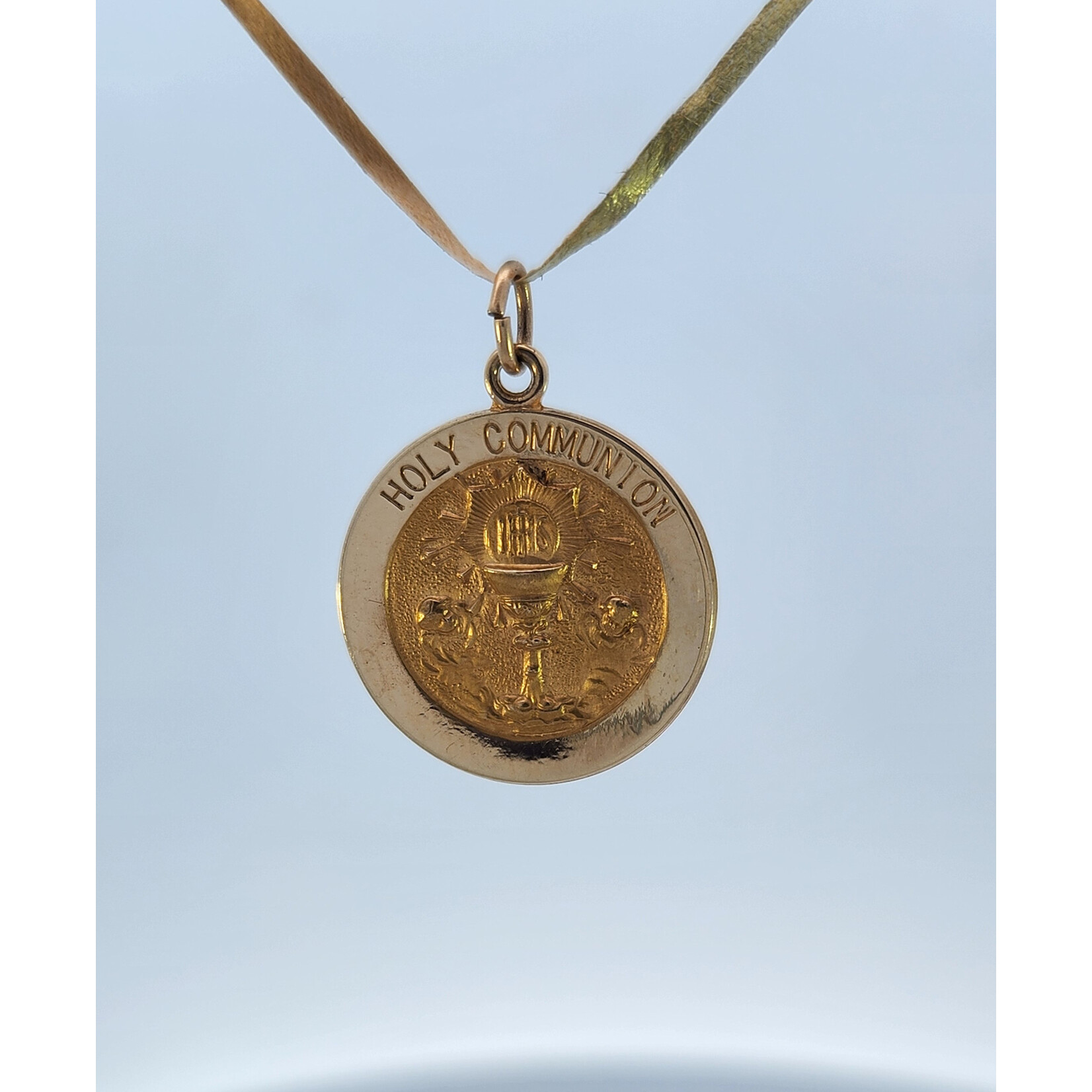 14 Karat Yellow Gold Holy Communion Medal Charm