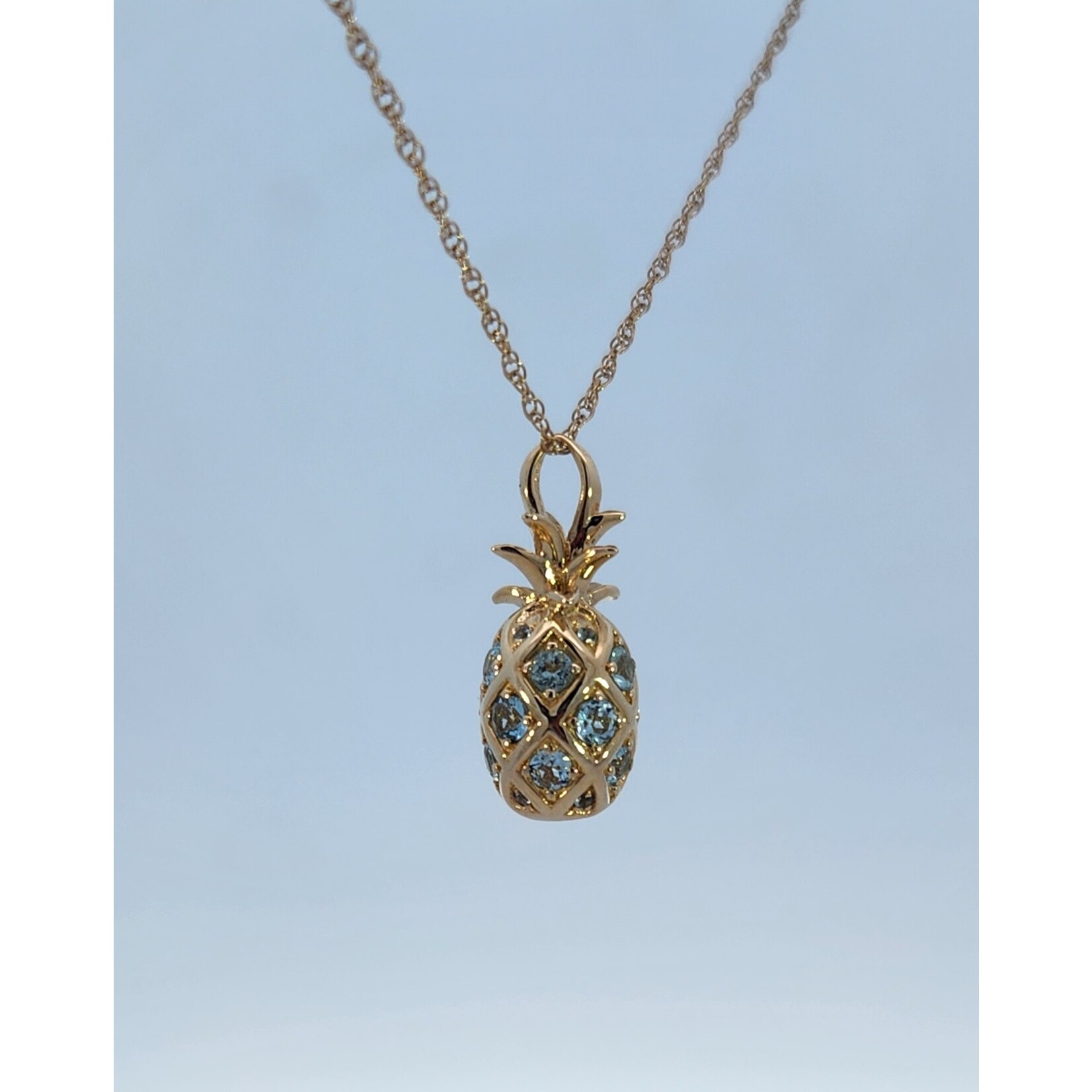 Alamea 14 Karat Yellow Gold Aquamarine Pineapple Pendant