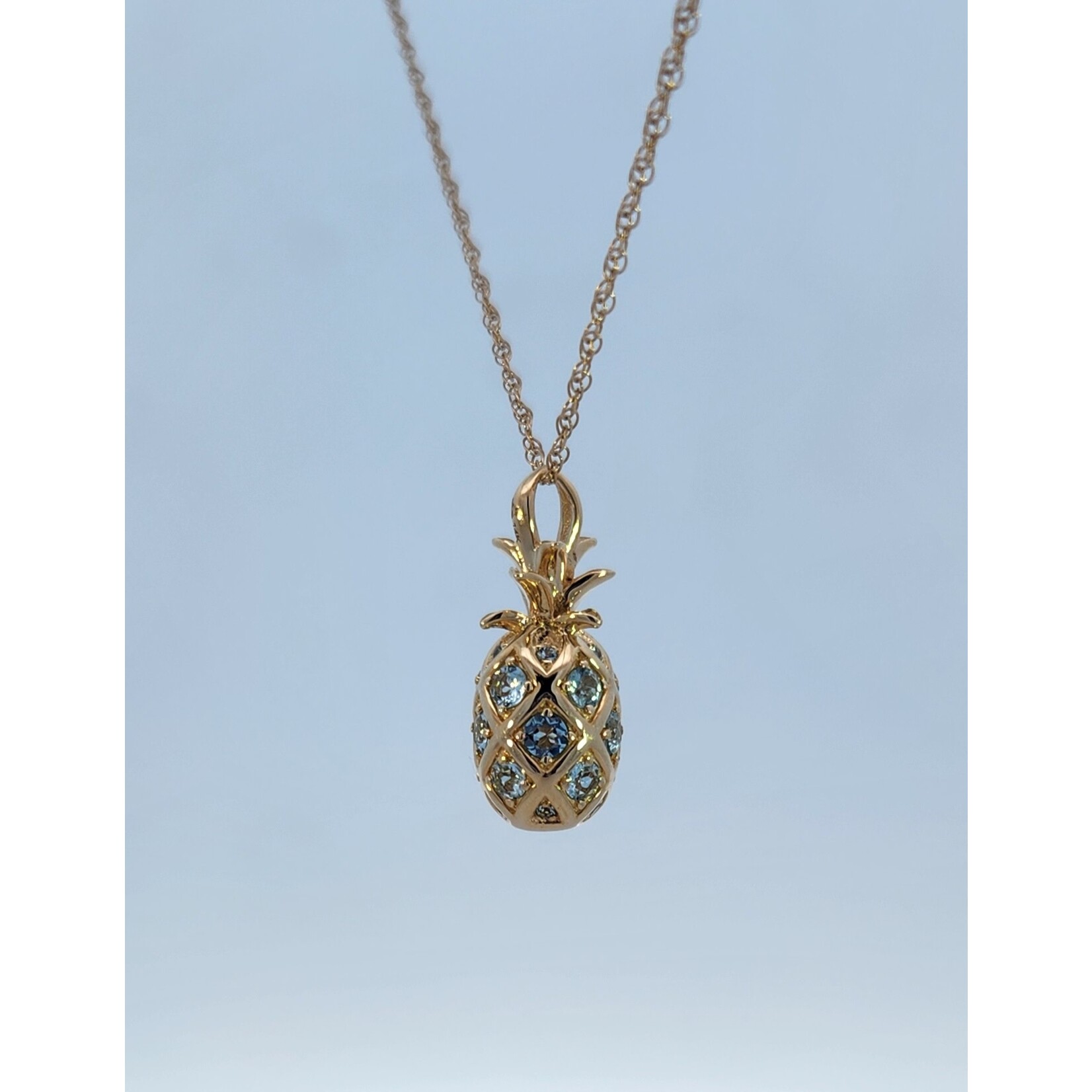 Alamea 14 Karat Yellow Gold Aquamarine Pineapple Pendant