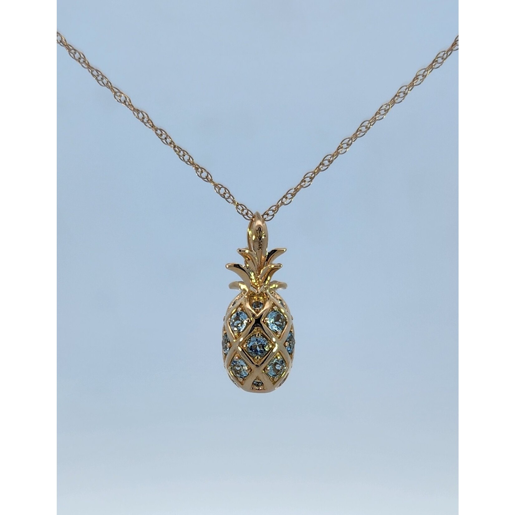 Alamea 14 Karat Yellow Gold Aquamarine Pineapple Pendant