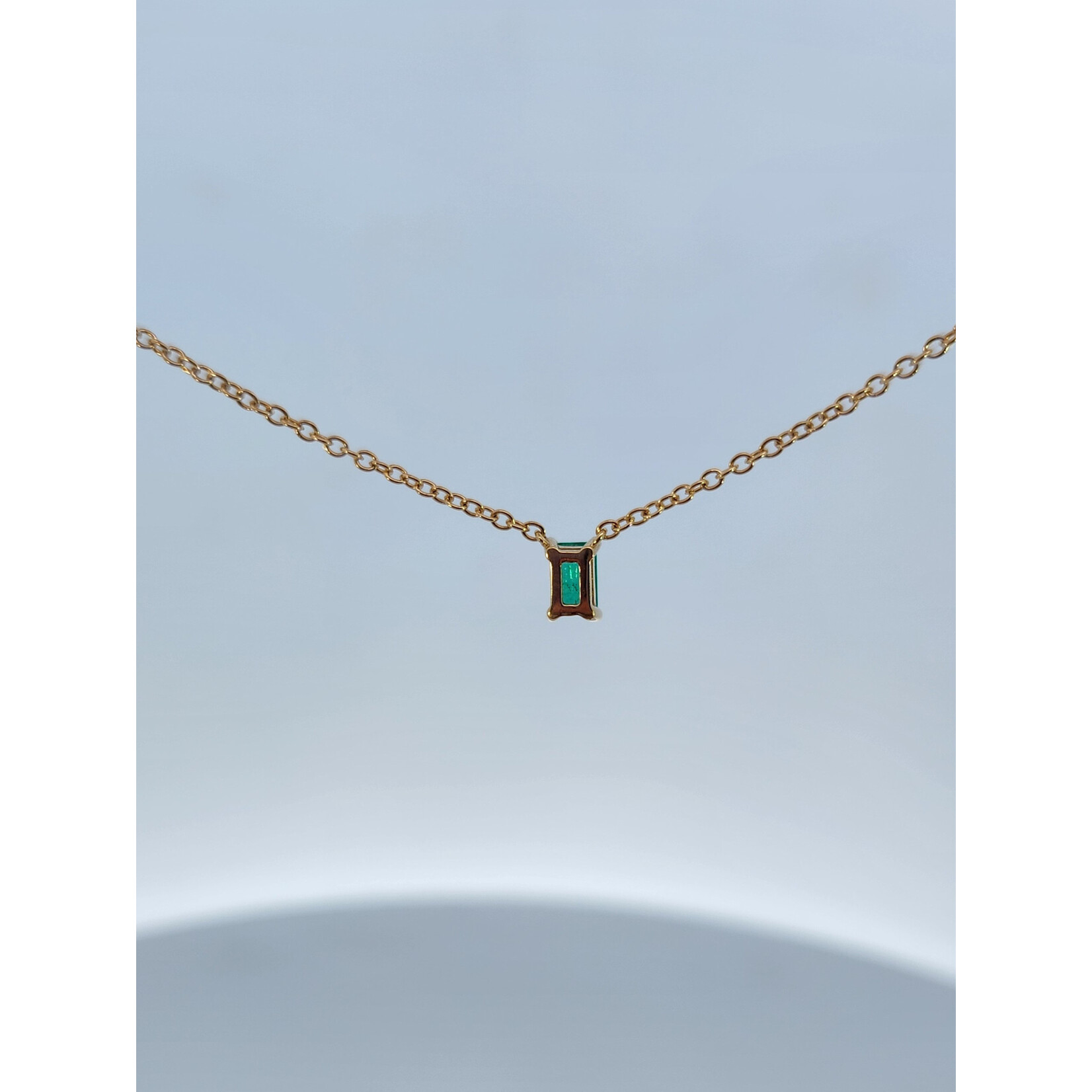 18 Karat Yellow Gold Natural Emerald Pendant